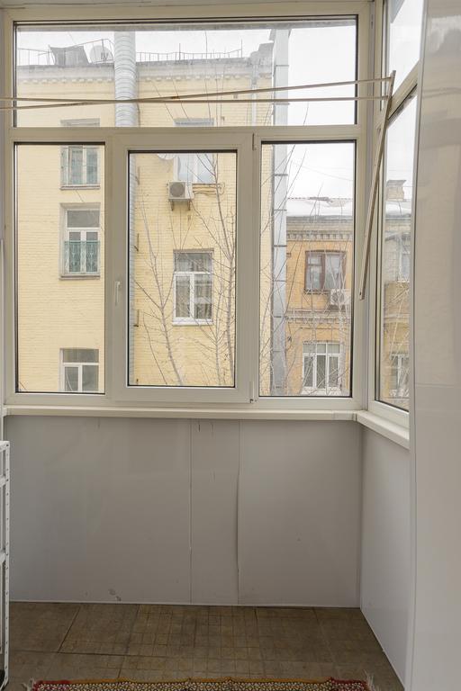 Простора 3 Кімнатна Біля Майдану Незалежності Leilighet Kiev Eksteriør bilde